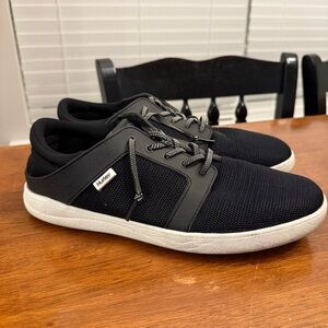 Hurley Men's Black and White Sneakers